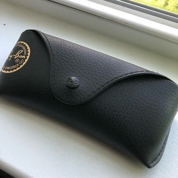 Ray Ban Wayfarer Tortoise Shell Sunglasses - Picture 9 of 12